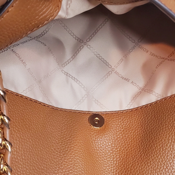 MICHAEL KORS- LARGE MESSENGER - Picture 13 of 15